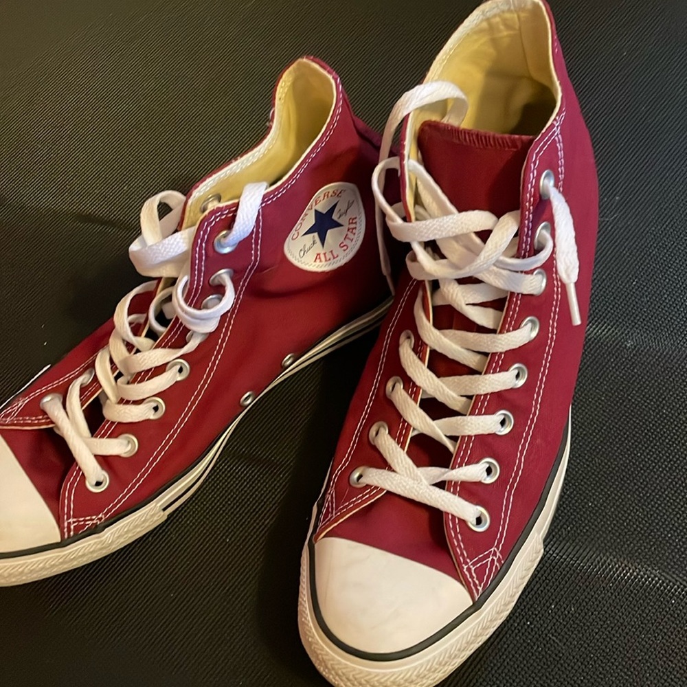 Converse size 9.5/11.5 Maroon - like new